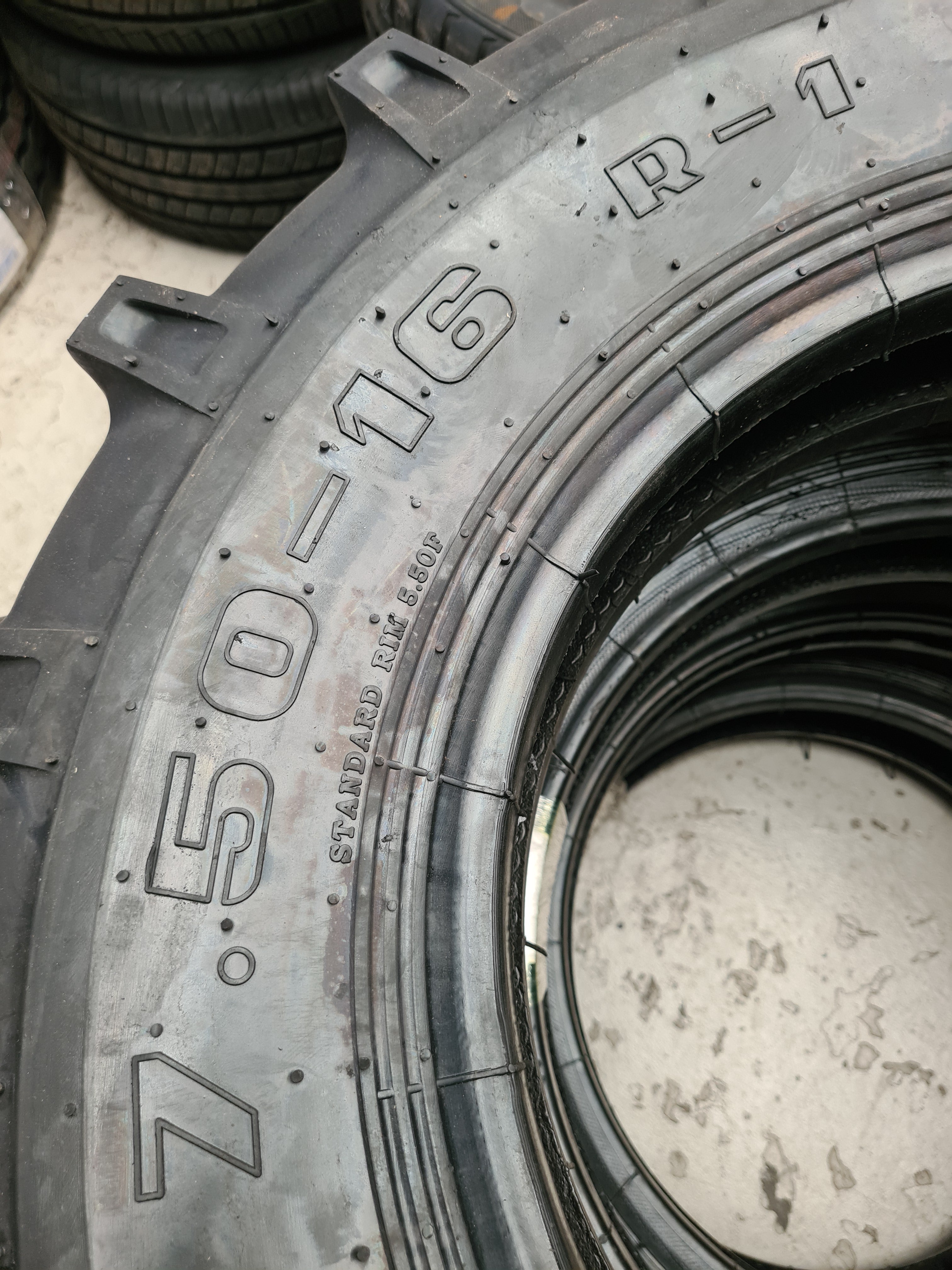 7.50R16 AITC R1 LLANTA AGRÍCOLA