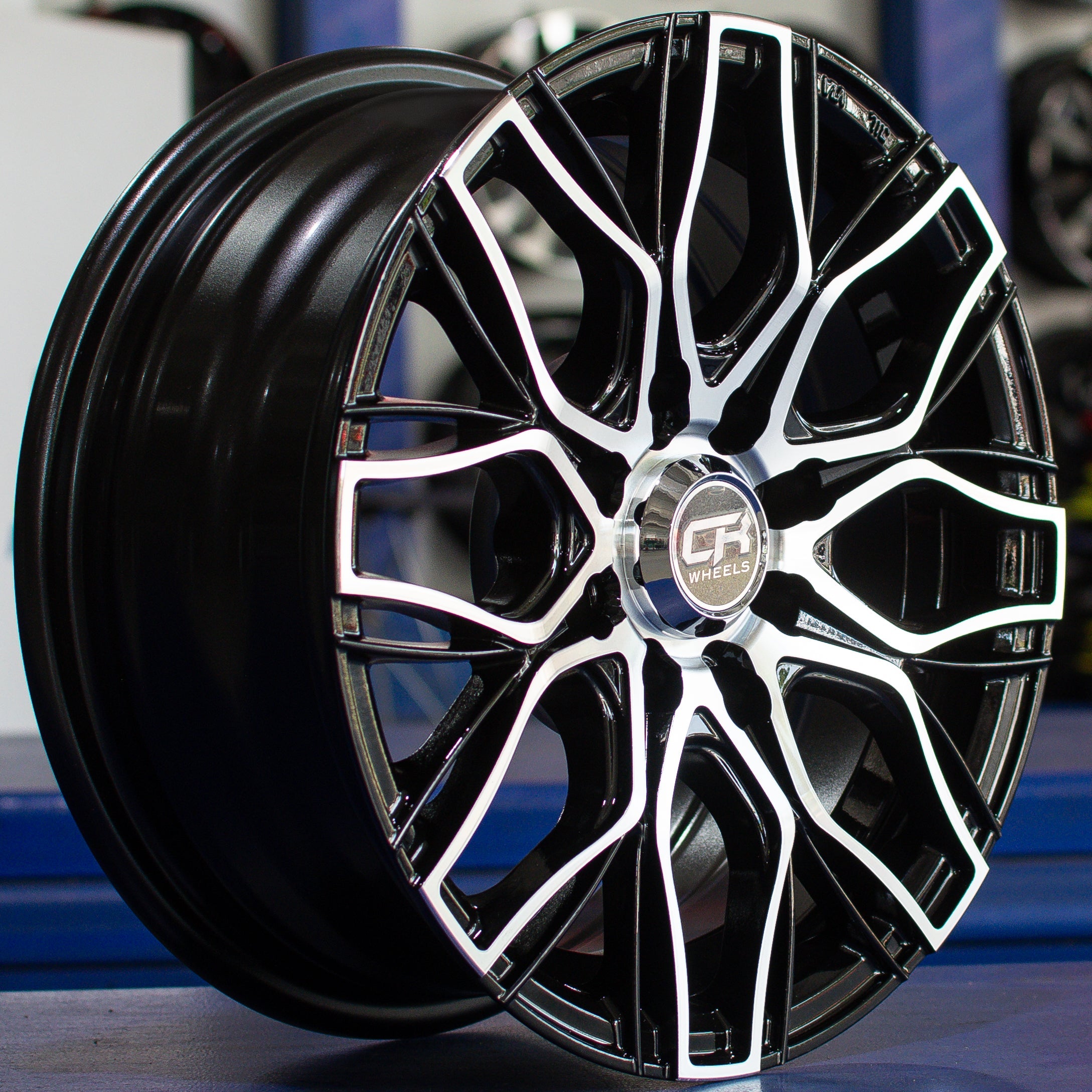 13X5,5 8H 100/114,3 SET DE RINES 13" CR WHEELS 3366 BLACK/POLISHED